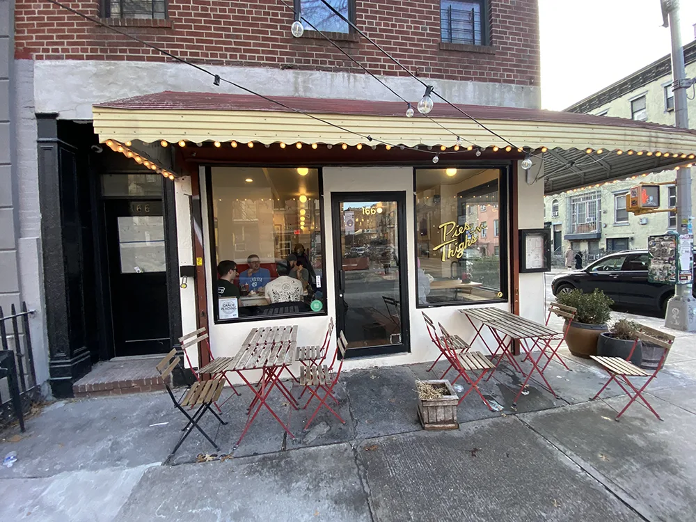 Pies -n- Thighs opened a small dining room at Driggs and South 4th.